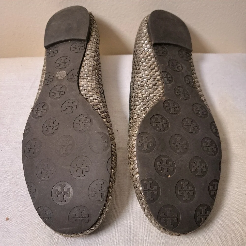 Tory Burch Reva Ballet Flats‎ Woven Metallic Pewter Silver Logo Medallion Shoes